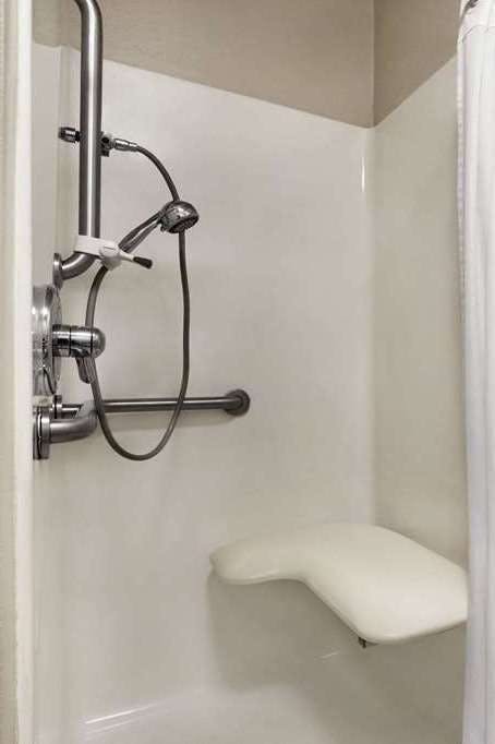 Hotel Baymont by Wyndham Fremont photo 4