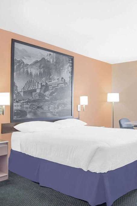 Hotel Ramada Cranbrook BC photo 1