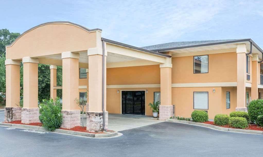 Days Inn by Wyndham Blythewood North Columbia