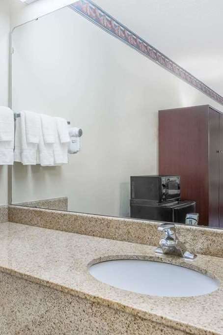 Hotel Days Inn by Wyndham Blythewood North Columbia photo 3