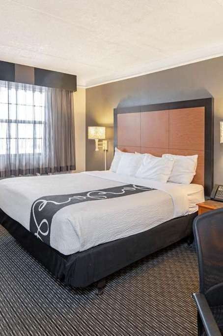 Hotel La Quinta Inn by Wyndham San Antonio I-35 N at Toepperwein photo 2