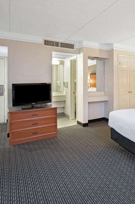 Hotel La Quinta Inn by Wyndham San Antonio I-35 N at Toepperwein photo 3