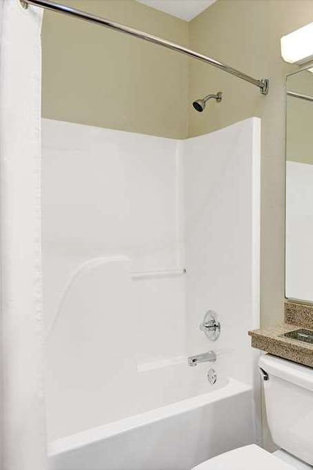 Hotel Microtel Inn & Suites by Wyndham Indianapolis Airport photo 5