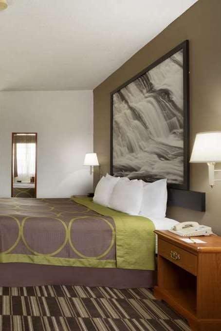 Hotel Super 8 Chatsworth/Dalton photo 1