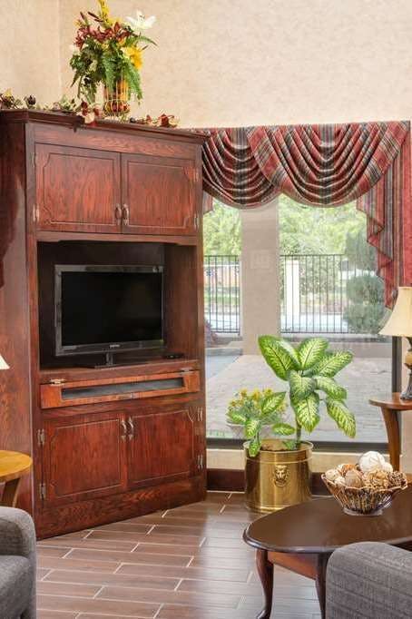 Hotel Days Inn by Wyndham Thomaston photo 5