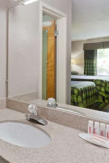 Hotel Super 8 by Wyndham Knoxville West/Farragut photo 4