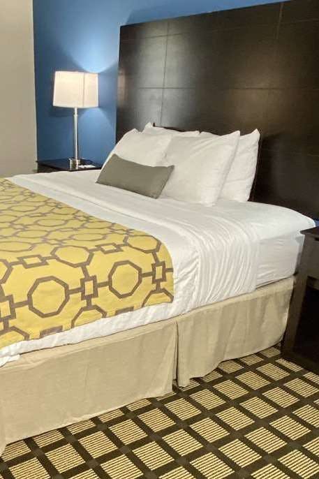 Hotel Baymont by Wyndham Latham Albany Airport photo 1