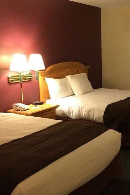 Hotel AmericInn by Wyndham Northfield photo 2