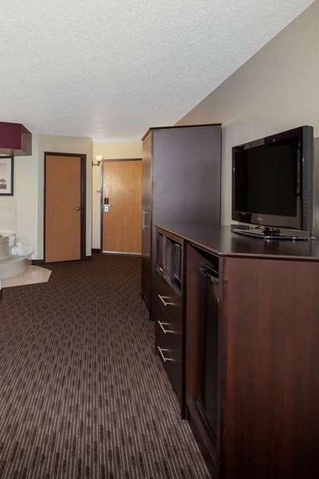 Hotel AmericInn by Wyndham Northfield photo 5