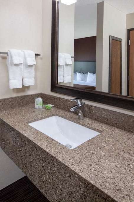 Hotel AmericInn by Wyndham Northfield photo 3