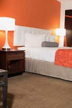 Hotel Howard Johnson by Wyndham Waukegan Great Lakes photo 2