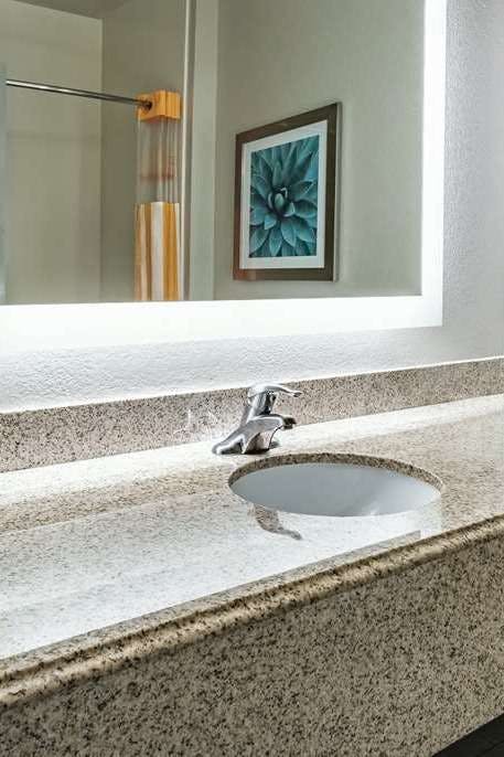 Hotel La Quinta Inn & Suites by Wyndham Phoenix I-10 West photo 4