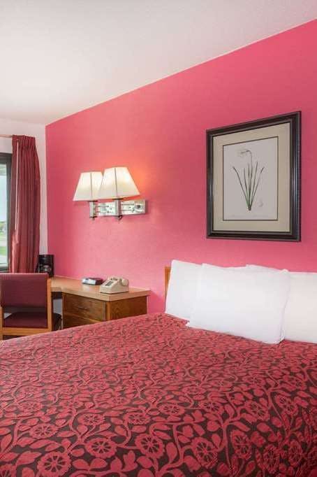 Hotel Days Inn by Wyndham Mason City photo 1