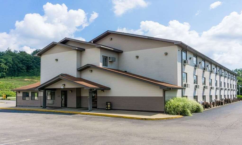 Super 8 by Wyndham Zanesville