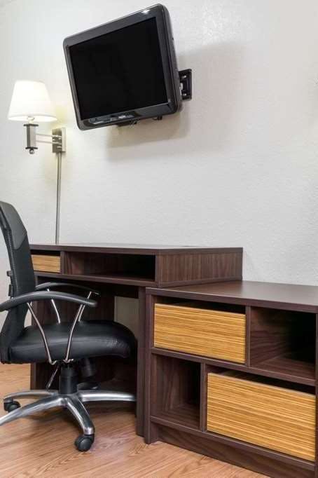 Hotel Super 8 by Wyndham Zanesville photo 3