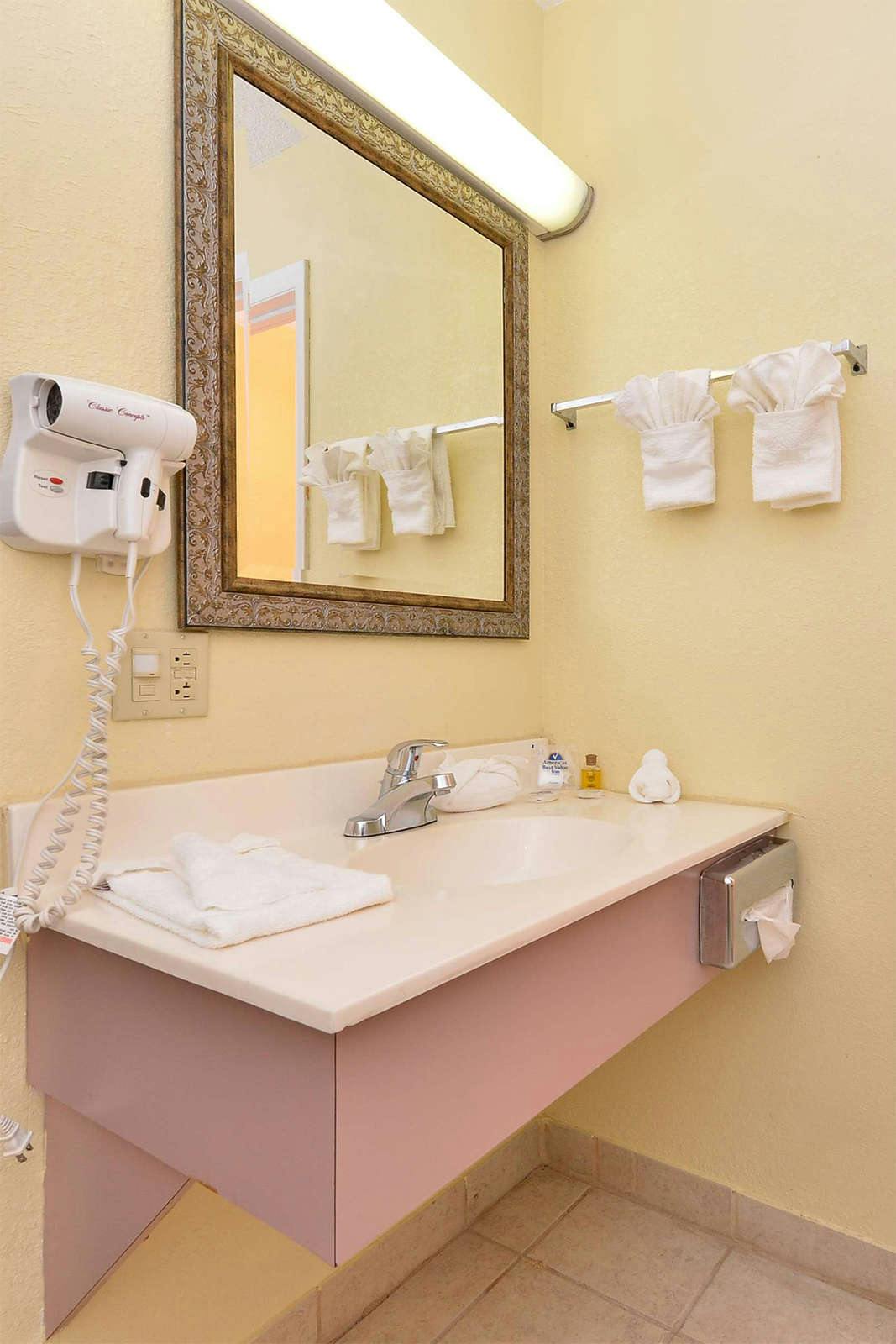 Hotel Americas Best Value Inn Canton, NC photo 5