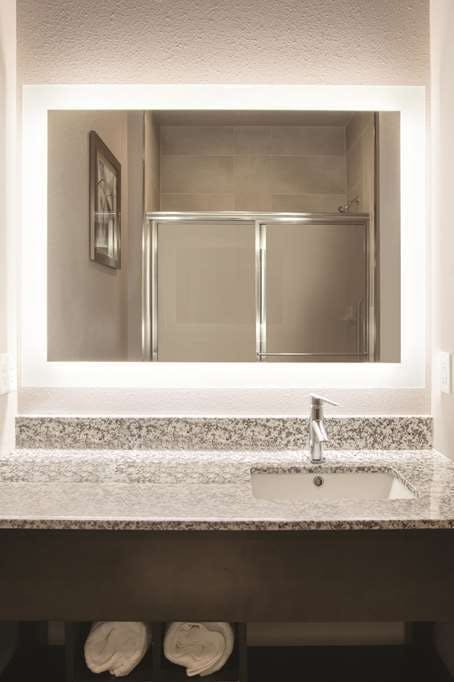 Hotel La Quinta Inn & Suites by Wyndham Amarillo Airport photo 2