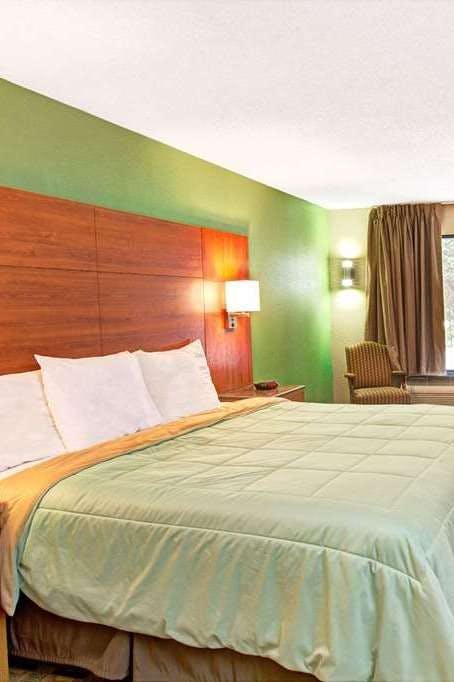 Hotel Days Inn by Wyndham Conover-Hickory photo 2