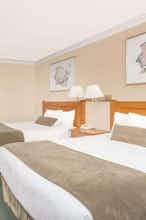 Hotel HoJo Downtown Kamloo photo 1