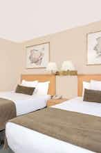Hotel HoJo Downtown Kamloo photo 2
