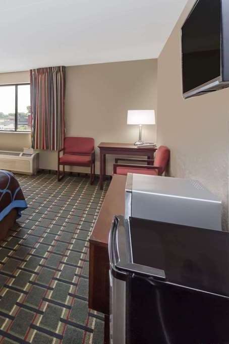 Hotel Super 8 Logansport photo 4