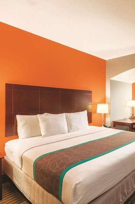 Hotel La Quinta Inn & Suites by Wyndham Houston Bush Intl Airpt E photo 2