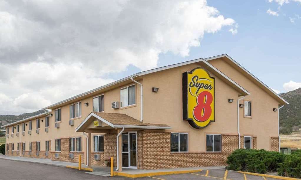 Super 8 by Wyndham Nephi