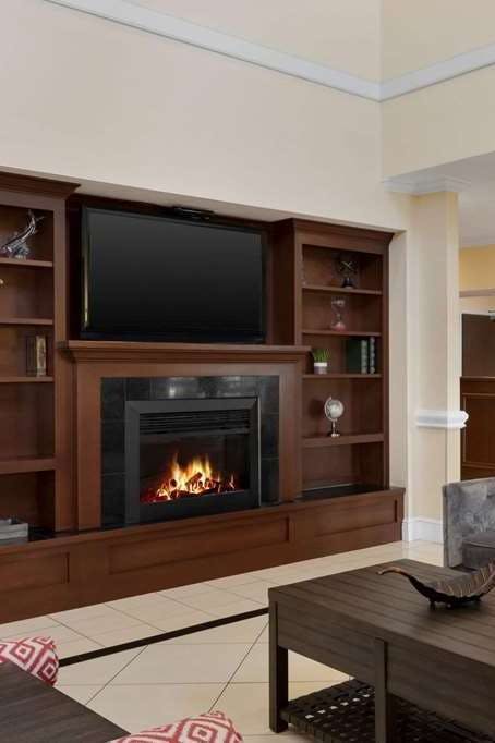 Hotel Ramada by Wyndham Elizabethtown photo 2