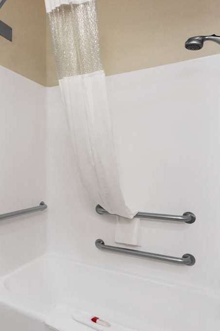 Hotel Ramada by Wyndham Elizabethtown photo 3