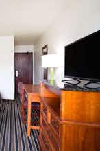 Hotel Super 8 by Wyndham South Boston VA photo 4