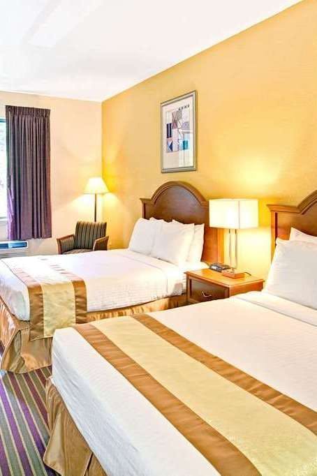 Hotel Days Inn & Suites by Wyndham Hickory photo 2