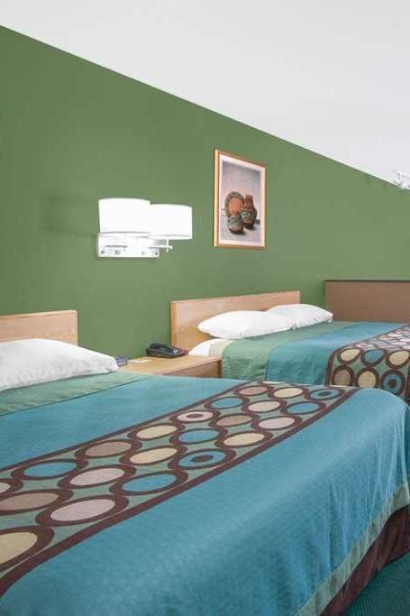 Hotel Super 8 by Wyndham Fort Sumner photo 1