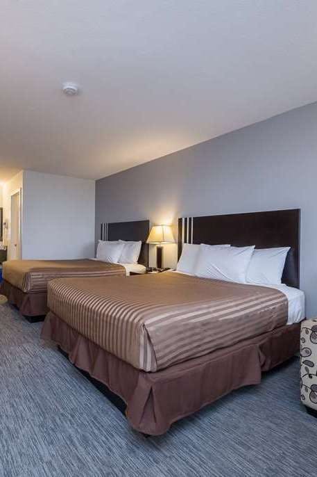 Hotel Travelodge by Wyndham Kamloops Mountview photo 4