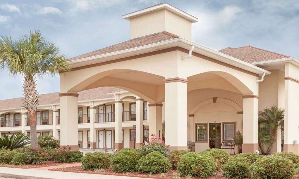 Howard Johnson by Wyndham Lafayette