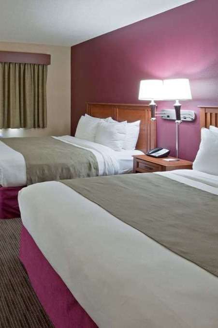 Hotel AmericInn by Wyndham Duluth South Black Woods Event Center photo 2