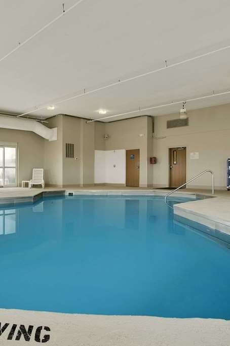 Hotel Baymont Haubstadt Evansville N photo 4