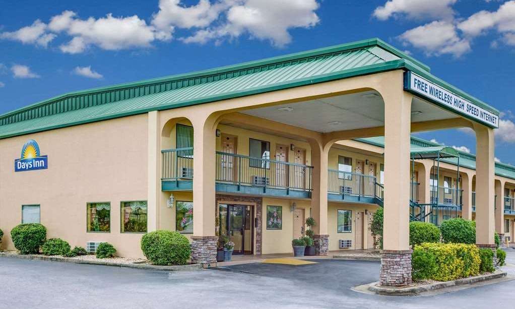 Days Inn by Wyndham Macon I-475