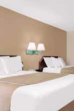 Hotel Days Inn by Wyndham Macon I-475 photo 2