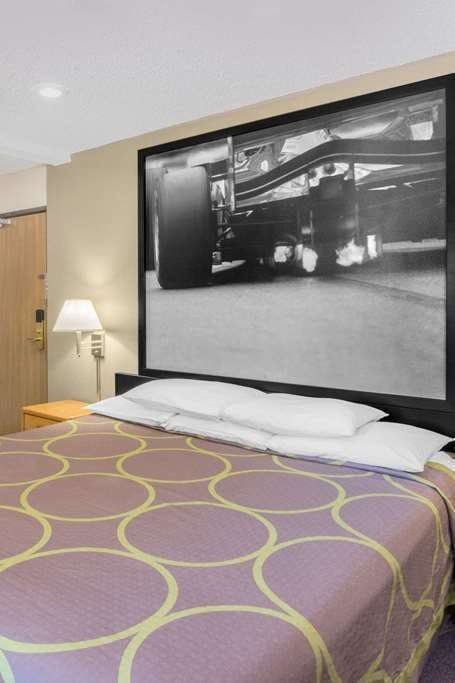 Hotel Super 8 by Wyndham Knoxville photo 1