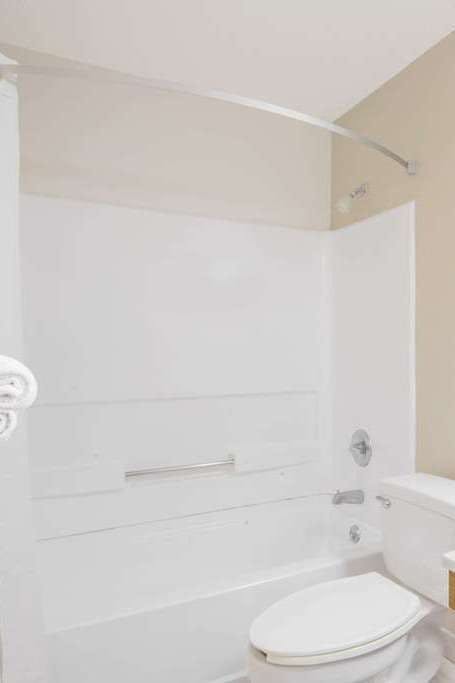 Hotel Super 8 by Wyndham Knoxville photo 5