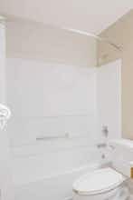 Hotel Super 8 by Wyndham Knoxville photo 5