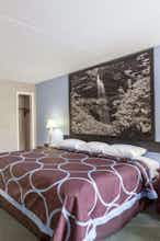 Hotel Super 8 by Wyndham Kingston photo 2