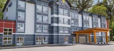 Microtel Ladysmith
