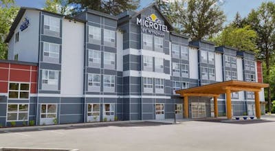 Microtel Inn & Suites by Wyndham Ladysmith Oyster Bay