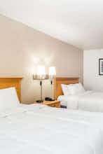 Hotel Baymont Indianapolis Northeast photo 2