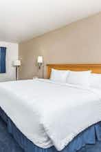 Hotel Baymont Indianapolis Northeast photo 1