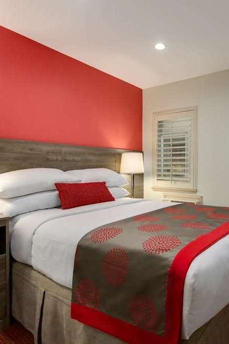 Hotel Ramada by Wyndham Oakland Downtown City Center photo 1