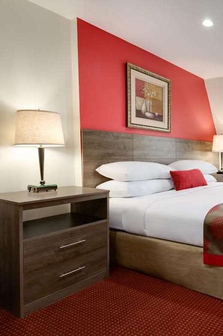 Hotel Ramada by Wyndham Oakland Downtown City Center photo 2