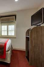 Hotel Ramada by Wyndham Oakland Downtown City Center photo 3