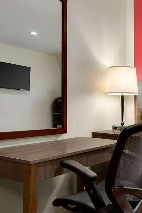 Hotel Ramada by Wyndham Oakland Downtown City Center photo 4